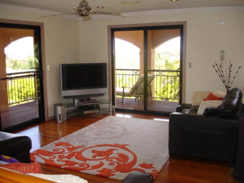 7 Villa Toscana.  16 Cascade Avenue, Benowa QLD 4217