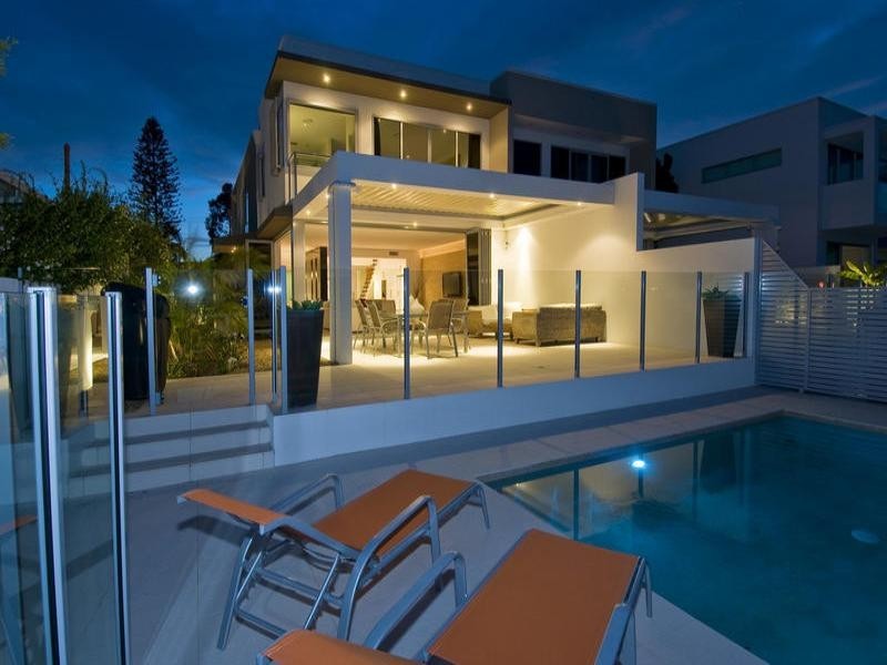 2/13a Vespa Crescent, Surfers Paradise QLD 4217