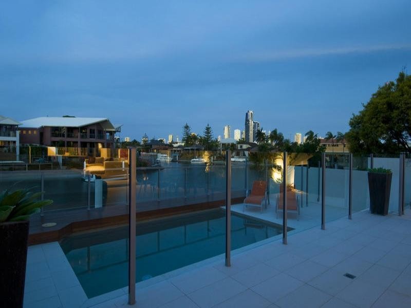 2/13a Vespa Crescent, Surfers Paradise QLD 4217