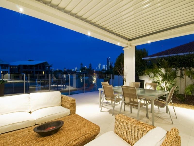 2/13a Vespa Crescent, Surfers Paradise QLD 4217