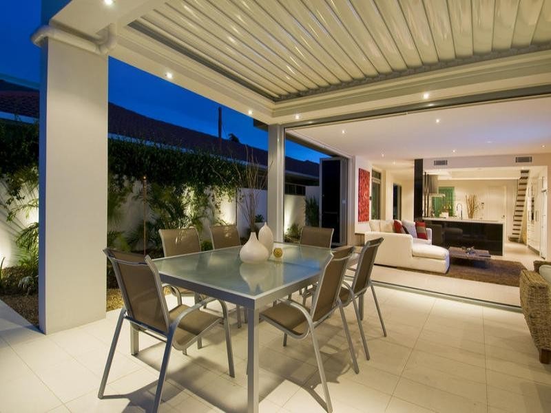 2/13a Vespa Crescent, Surfers Paradise QLD 4217