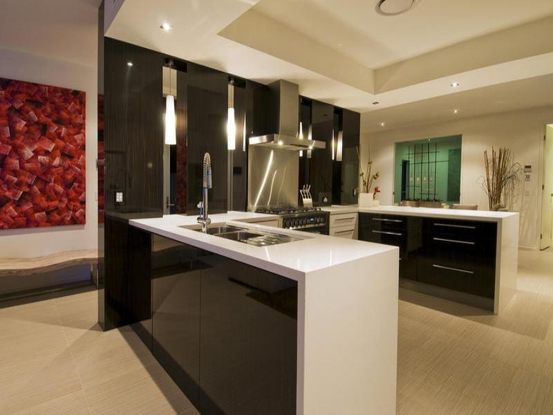 2/13a Vespa Crescent, Surfers Paradise QLD 4217