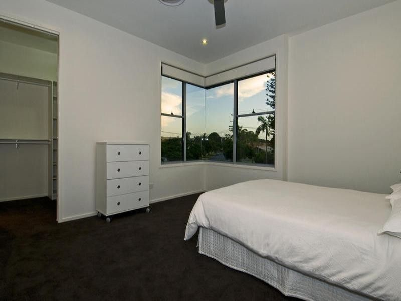 2/13a Vespa Crescent, Surfers Paradise QLD 4217