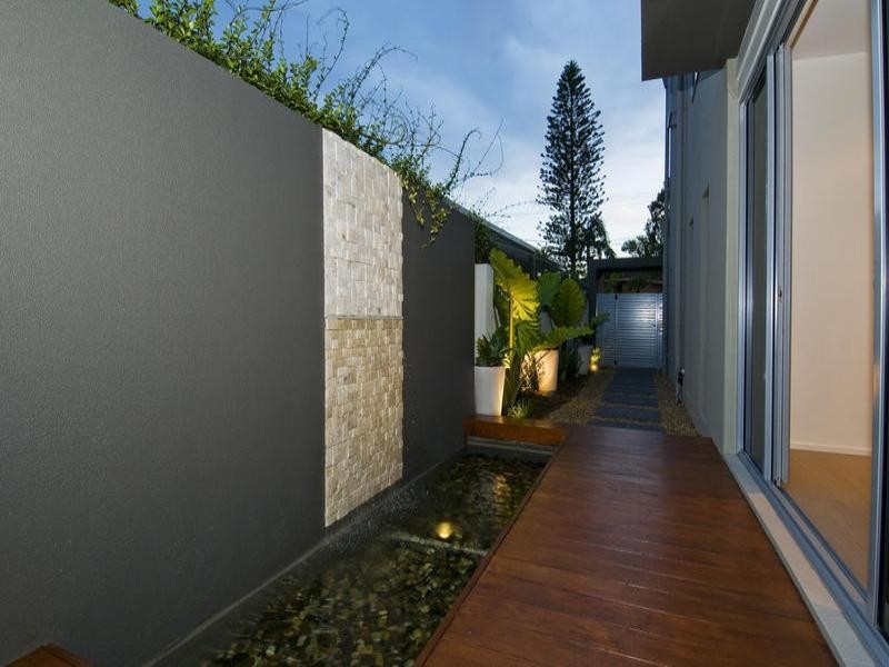 2/13a Vespa Crescent, Surfers Paradise QLD 4217