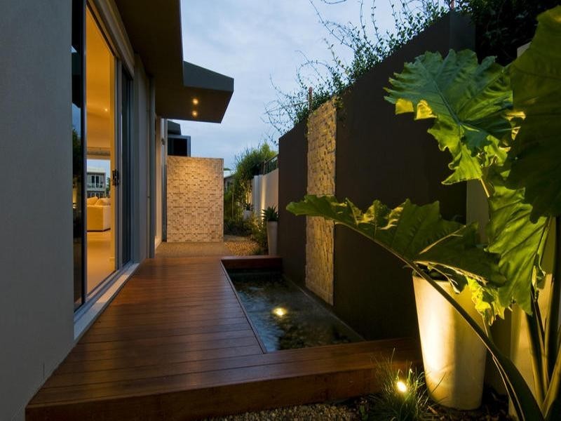 2/13a Vespa Crescent, Surfers Paradise QLD 4217