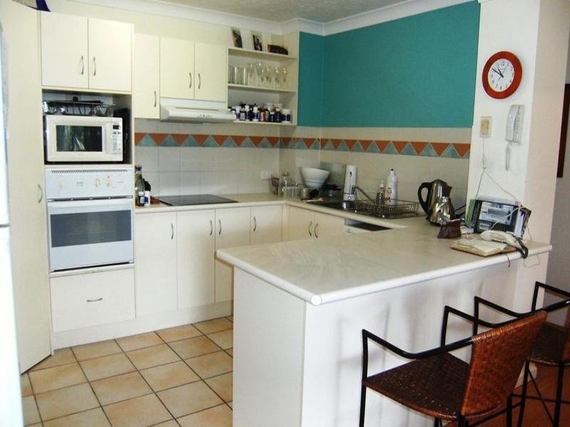 5 Villas San Meron.  37 Meron Street, Southport QLD 4215