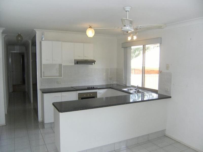 23 Captain Cook Close, Arundel QLD 4214