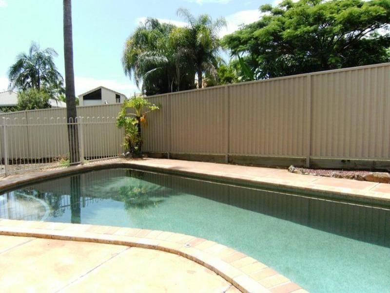 23 Captain Cook Close, Arundel QLD 4214