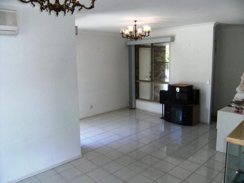 23 Captain Cook Close, Arundel QLD 4214