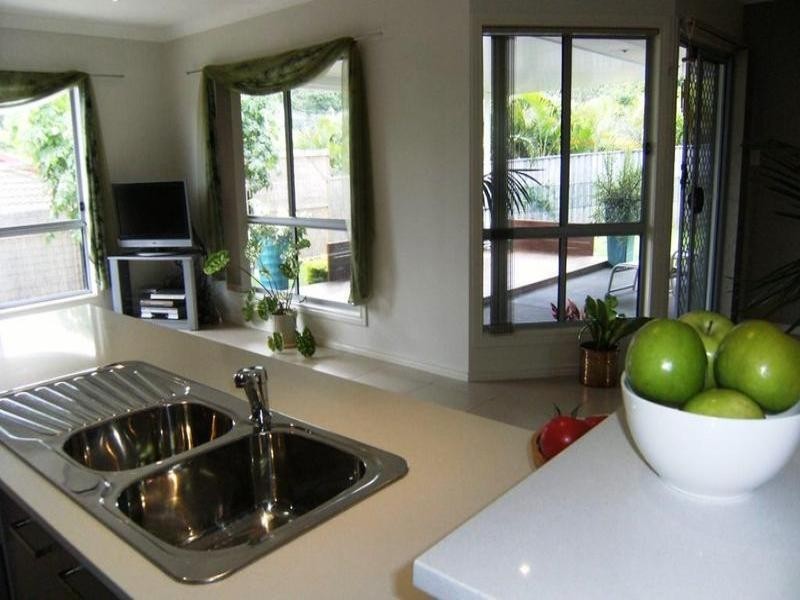 4 Hallmark Court, Ashmore QLD 4214