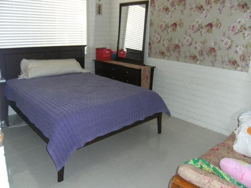 42 Theodore Place, Molendinar QLD 4214