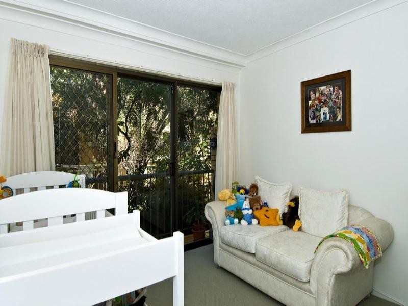 Chevron Island QLD 4217