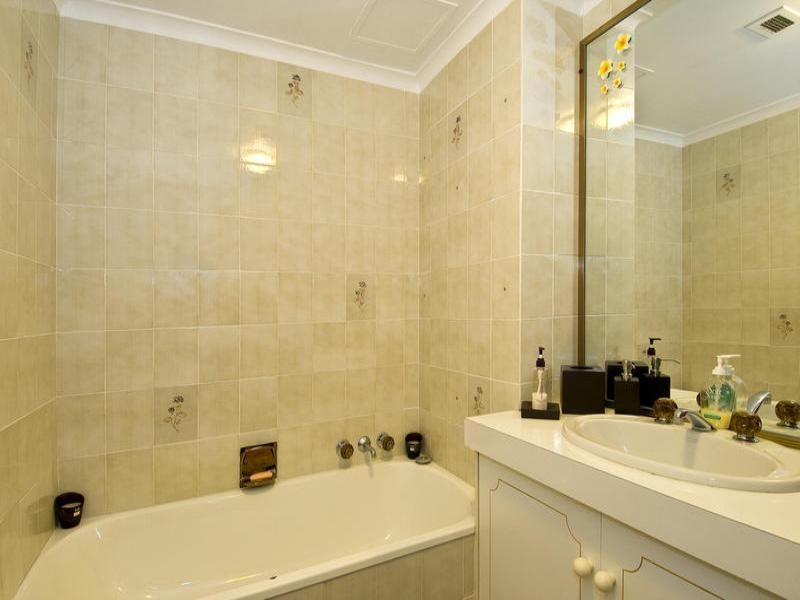 Chevron Island QLD 4217