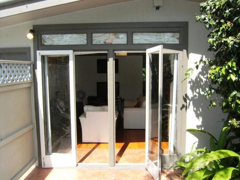 18 Second Avenue, Labrador QLD 4215