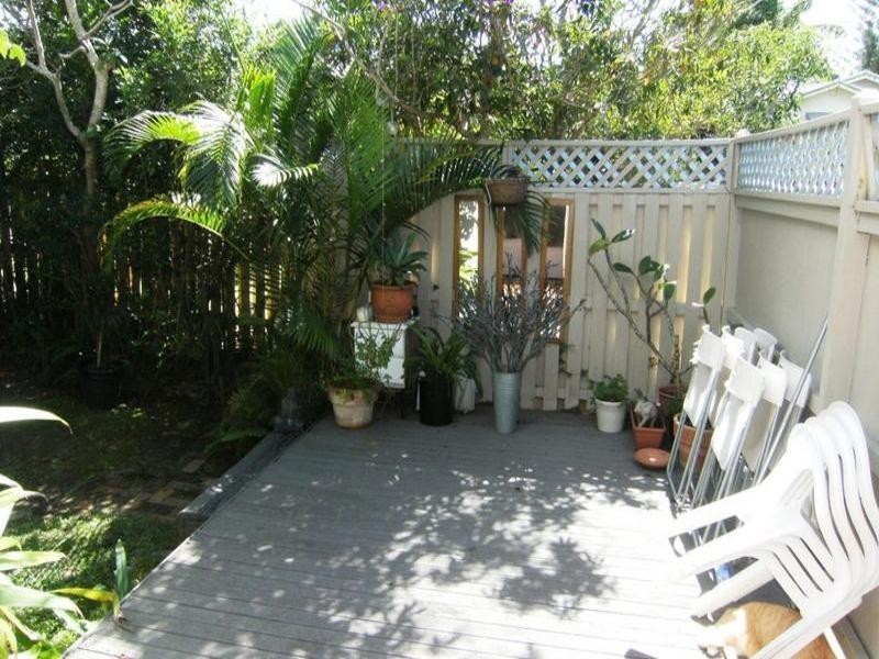 18 Second Avenue, Labrador QLD 4215