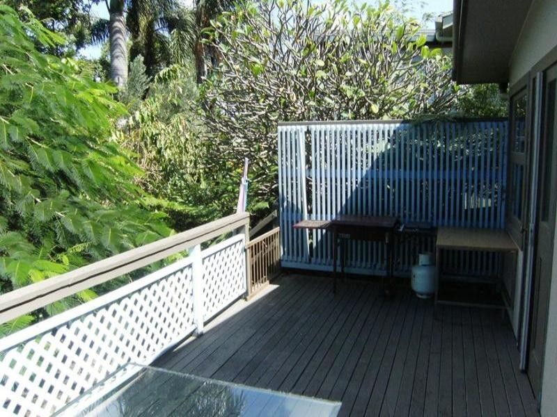 18 Second Avenue, Labrador QLD 4215