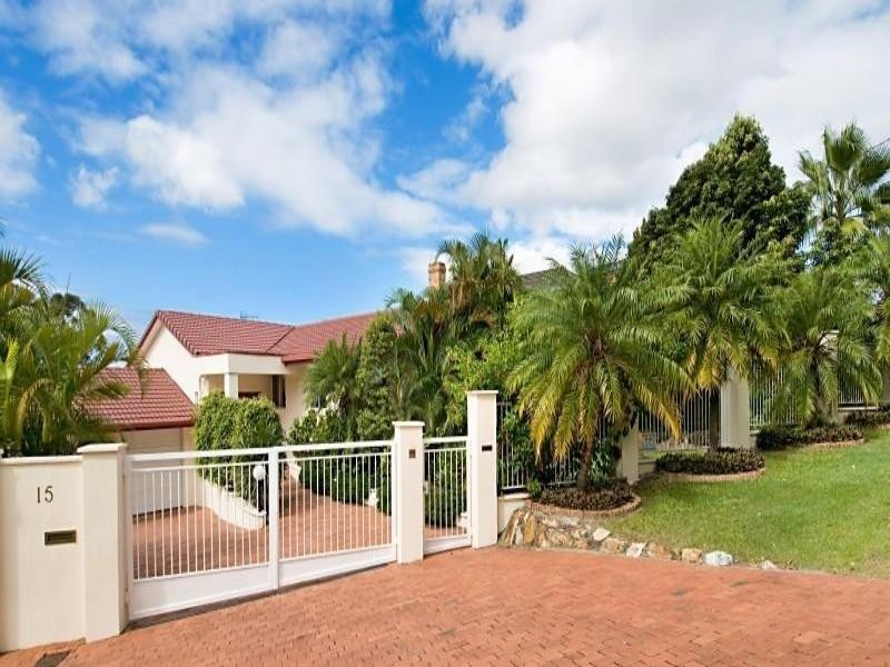 15 Carcoola Street, Benowa QLD 4217