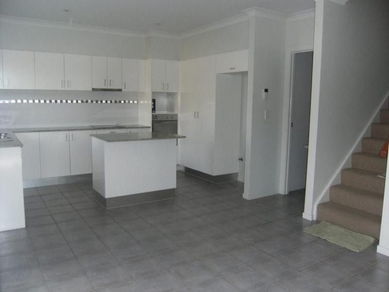 2 Benowa Rise. 215 Benowa Road, Benowa QLD 4217