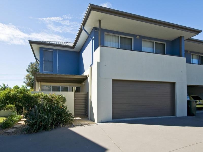 2 Benowa Rise. 215 Benowa Road, Benowa QLD 4217
