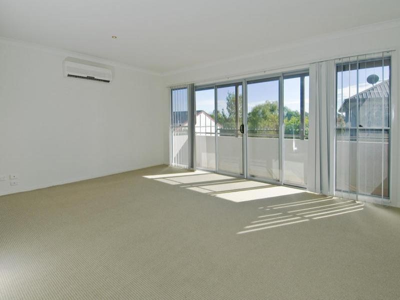 9 Benowa Rise. 215 Benowa Road, Benowa QLD 4217