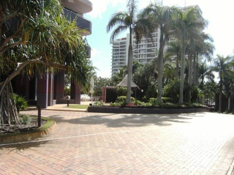 77A Grand Mariner. 12 Commodore Drive, Main Beach QLD 4217