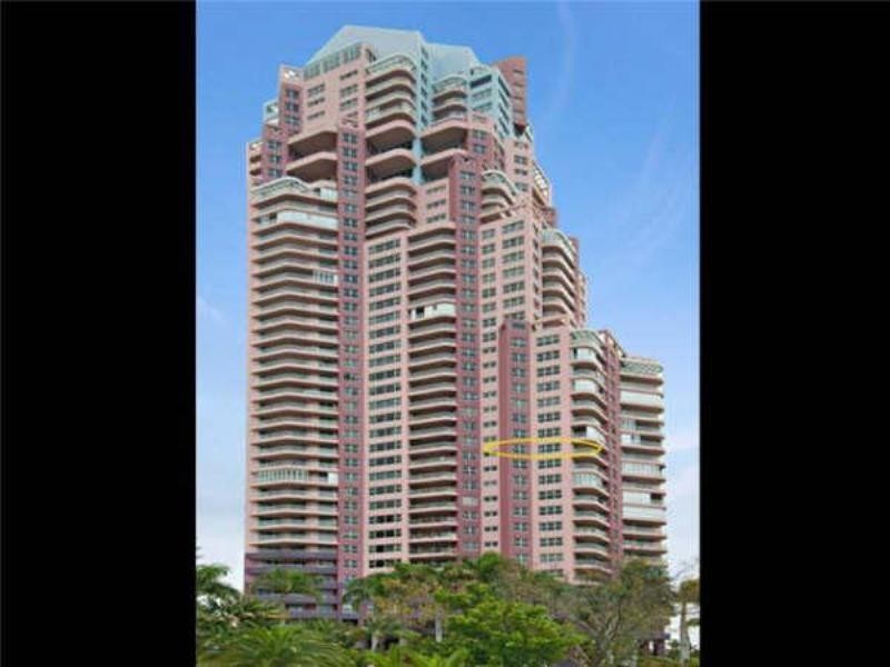 77A Grand Mariner. 12 Commodore Drive, Main Beach QLD 4217