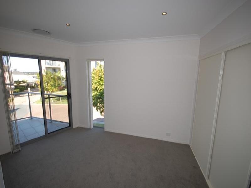 Varsity Lakes QLD 4227