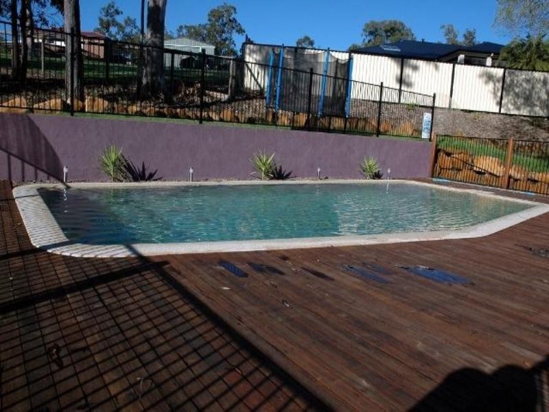 13 Barlee Place, Maudsland QLD 4210