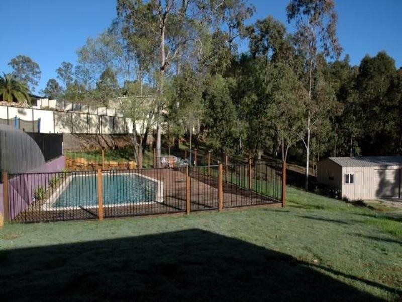 13 Barlee Place, Maudsland QLD 4210