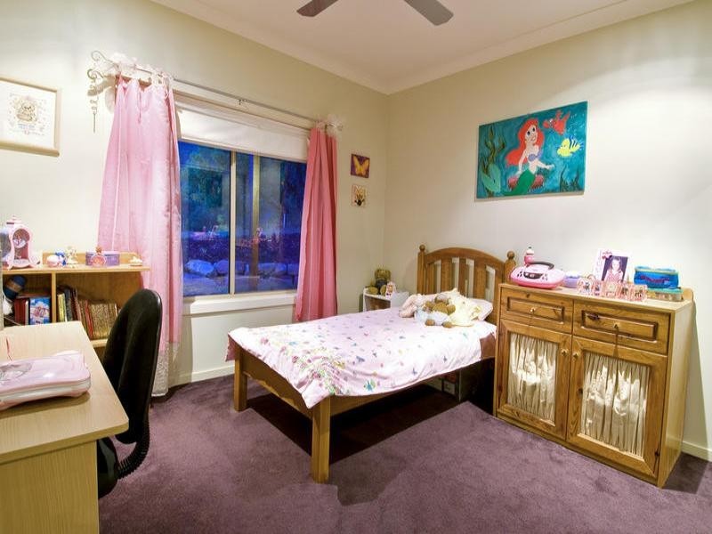 13 Barlee Place, Maudsland QLD 4210