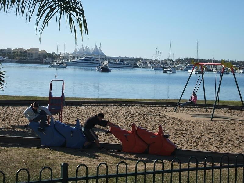 2/17 Barton Avenue, Southport QLD 4215