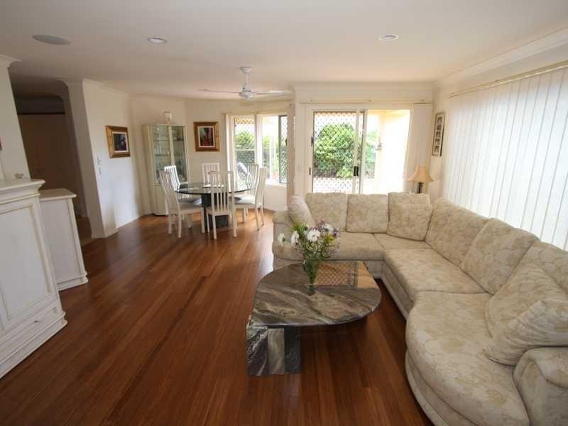 6 Abby Crescent, Ashmore QLD 4214