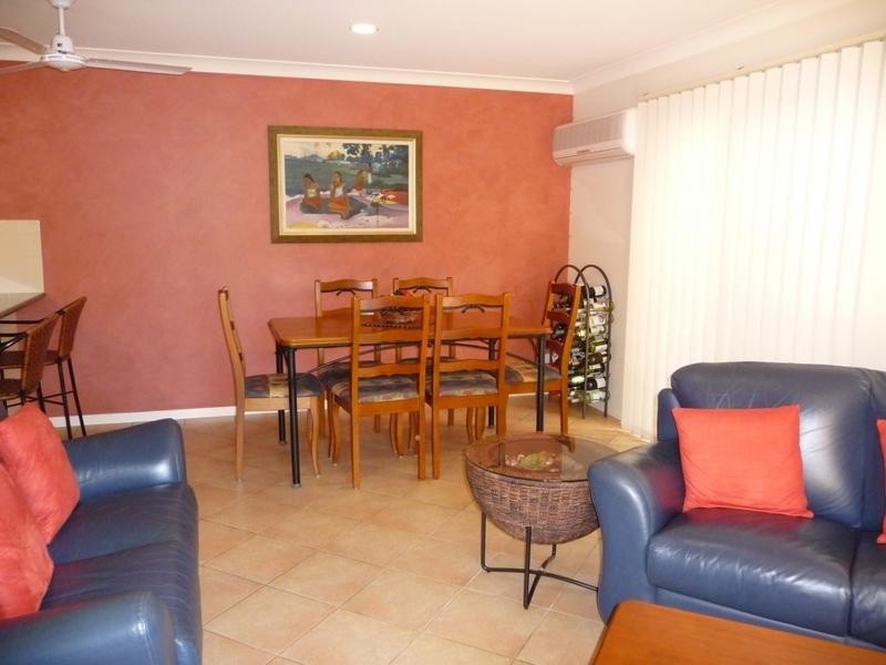 6 Abby Crescent, Ashmore QLD 4214