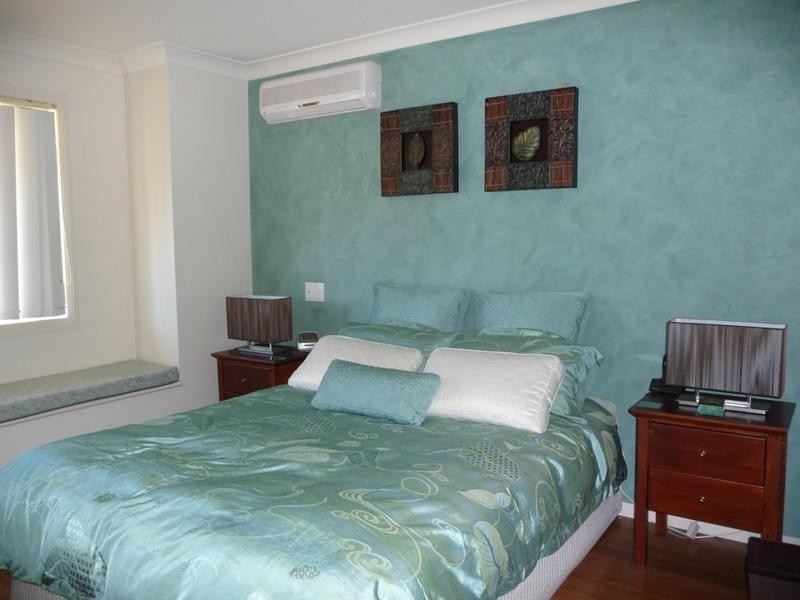 6 Abby Crescent, Ashmore QLD 4214