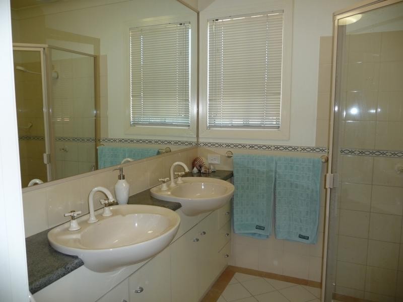 6 Abby Crescent, Ashmore QLD 4214