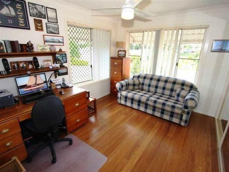 6 Abby Crescent, Ashmore QLD 4214