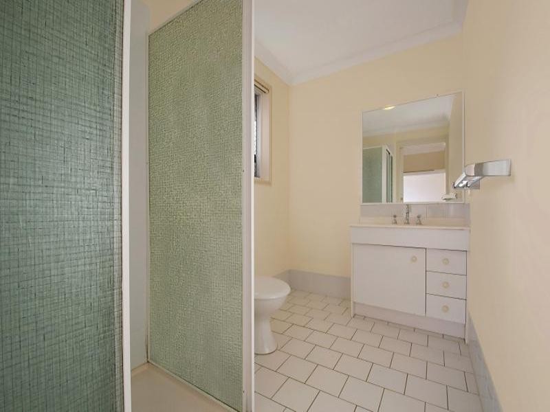 1/13 Kenny Drive, Labrador QLD 4215