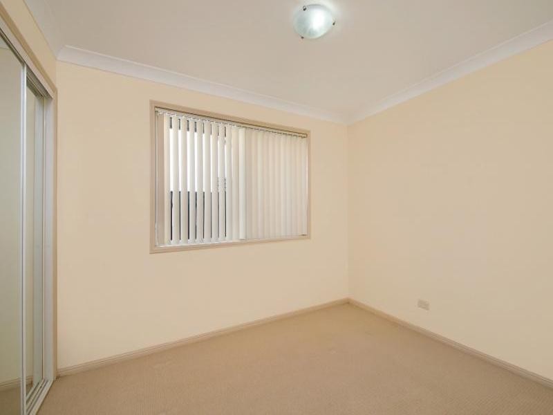 1/13 Kenny Drive, Labrador QLD 4215