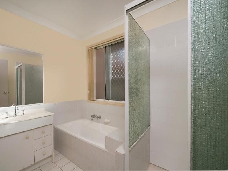 1/13 Kenny Drive, Labrador QLD 4215