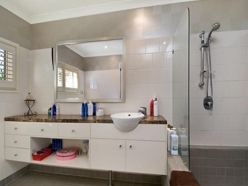 18 La Spezia Court, Isle Of Capri QLD 4217