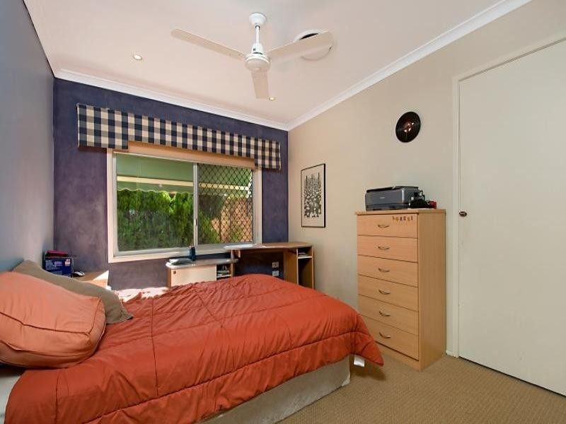18 La Spezia Court, Isle Of Capri QLD 4217