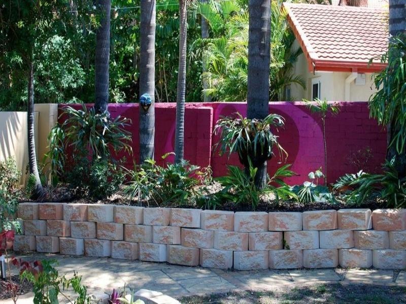 18 La Spezia Court, Isle Of Capri QLD 4217