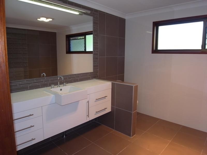 13 Jaguar Drive, Bundall QLD 4217