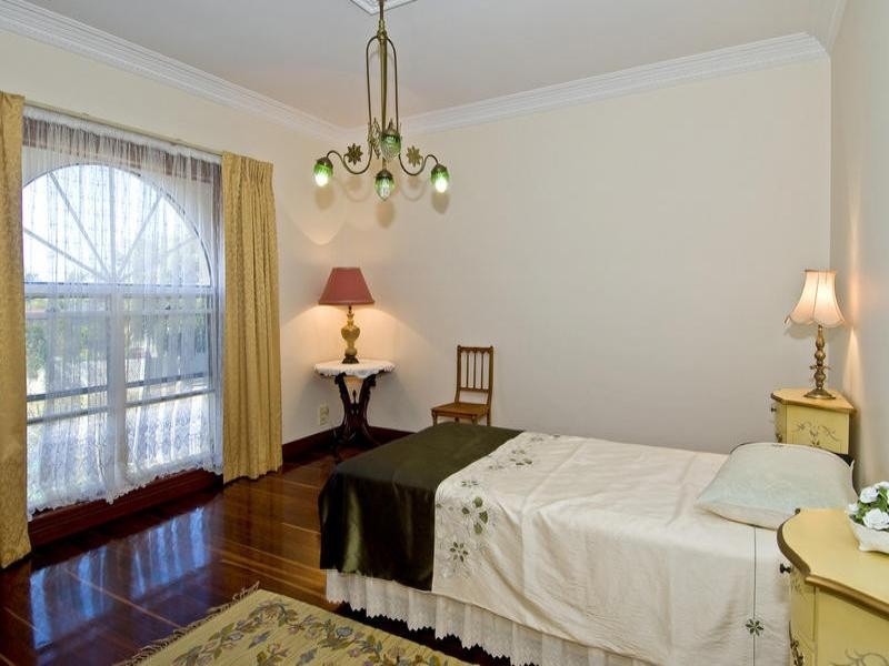 140 Campbell Street, Sorrento QLD 4217