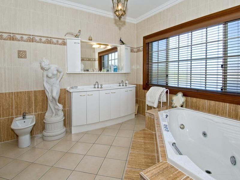 140 Campbell Street, Sorrento QLD 4217