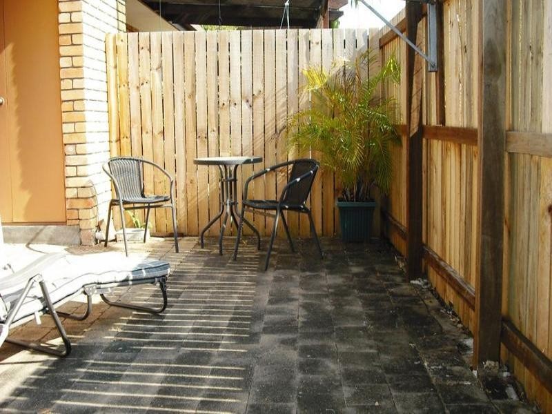 21 Paradise Palms. 35 St Kevins Avenue, Benowa QLD 4217