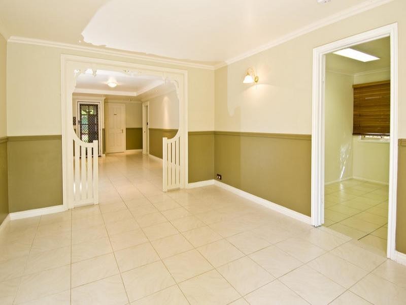 10 Little Norman Street, Southport QLD 4215
