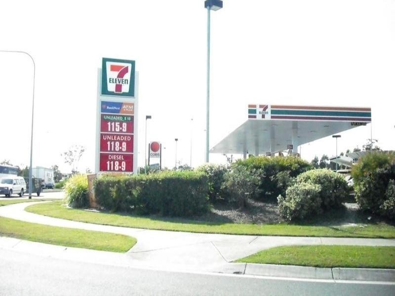 Parkwood QLD 4214