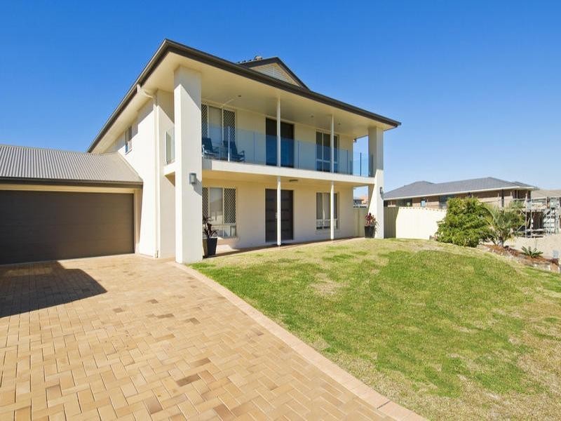 14 Casuarina Drive, Molendinar QLD 4214