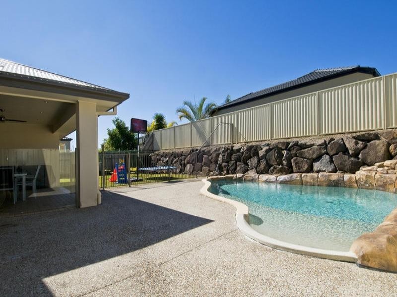 14 Casuarina Drive, Molendinar QLD 4214
